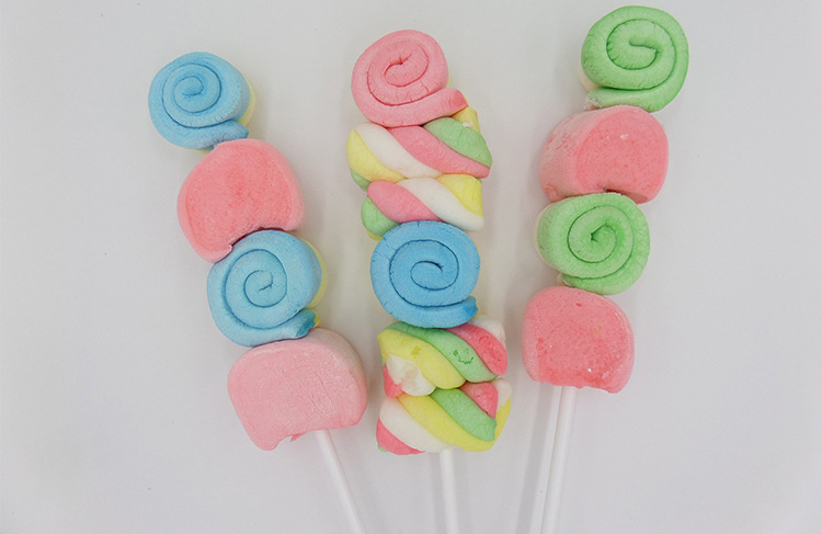 甜蜜與浪漫的交織 棉花糖玫瑰棒糖串——情人節(jié)與生日的創(chuàng)意禮品之選