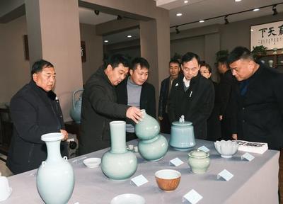 南北青瓷對(duì)話交流展寶豐開幕，千年窯火繪就視覺盛宴